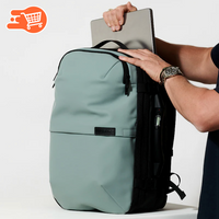 Mochila con sistema de vacío incorporado