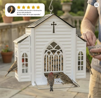 Comedero de metal para pájaros en forma de iglesia