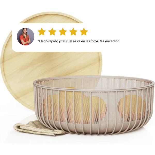 Elegante frutero de metal con tapa de madera