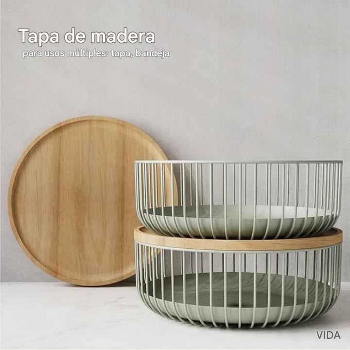 Elegante frutero de metal con tapa de madera